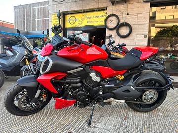 Ducati Diavel V4
