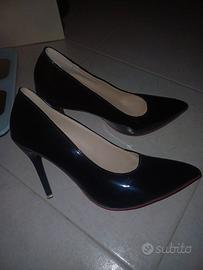 tacco nero nuovo
