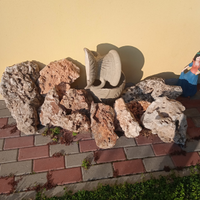 Sassi per decorazione giardino