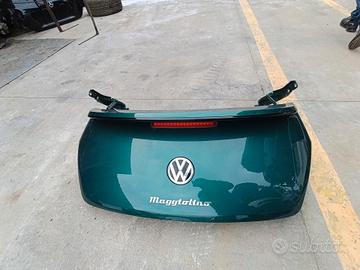 Vendiamo portellone e paraurti Volkswagen maggioli
