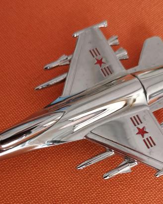 AEREO STILIZZATO DI METALLO CON CHIAVETTA USB