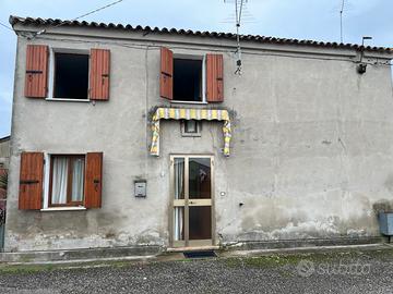 BEVERARE: 114B: Casa singola con scoperto