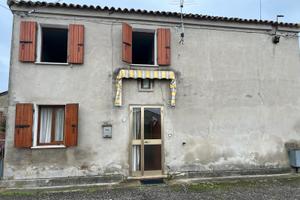BEVERARE: 114B: Casa singola con scoperto