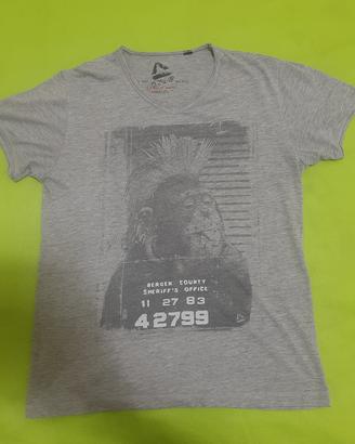 T-shirt CLOSE-UP 