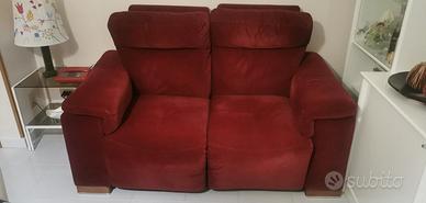 Divano biposto con doppio recliner