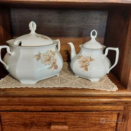 zuppiera + teiera in porcellana