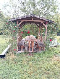 Pergola con tavolo
