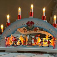 Candelabro di legno con luci