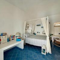 4 LOCALI A SERRARA FONTANA