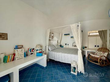 4 LOCALI A SERRARA FONTANA