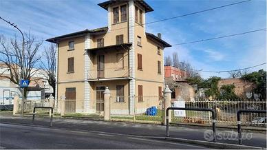 Villa di 230 m² con più di 5 locali a Ravarino