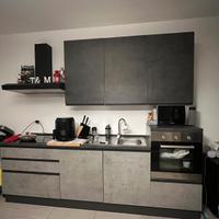 Cucina completata di elettrodomestici