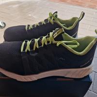 Scarpe REEBOK ANTINFORTUNISTICHE NR 42 COME NUOVE 