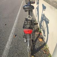 Bicicletta pratica comoda e funzionale