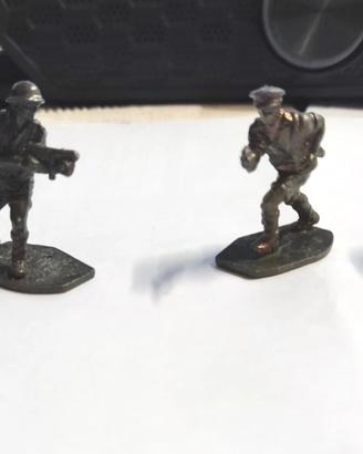 Lotto 4 Soldatini In metallo vintage Fanteria Ingl