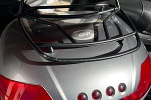 Bauletto GIVI V46 portapacchi e staffa