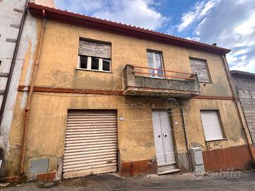Arbus - Casa con giardino