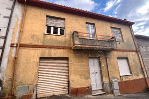 Arbus - Casa con giardino