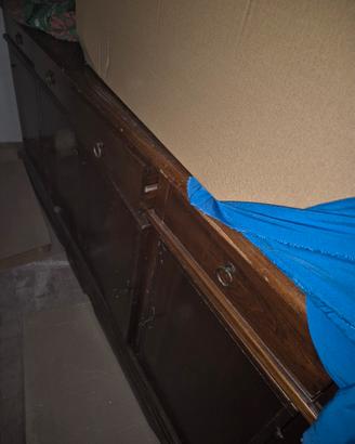 Tavolo, scrivania e credenza 