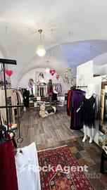 PIANO TERRA COMMERCIALE RISTRUTTURATO