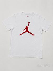 T-shirt Jordan bianca con logo rosso – Taglia M