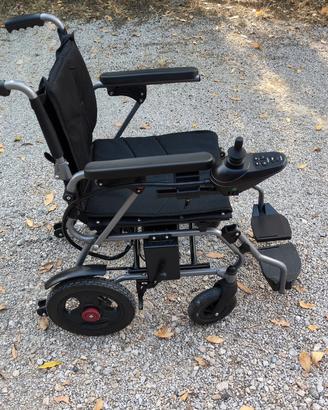 sedia a rotelle elettrica per riabilitazione 