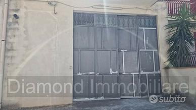 Garage 100mq con terrazza edificabile a Giarre