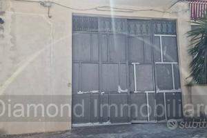 Garage 100mq con terrazza edificabile a Giarre