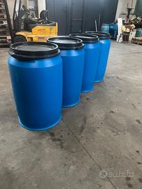 Bidoni da 250 l usato