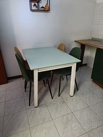 Tavolo di cristallo allungabile