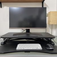 Supporto per monitor regolabile in altezza