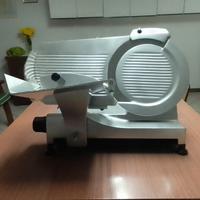 Affettatrice come nuova, professionale in acciaio.