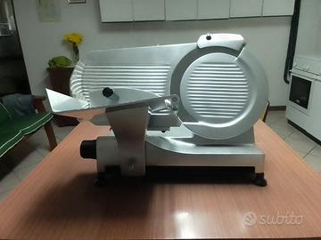 Affettatrice come nuova, professionale in acciaio.