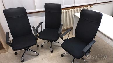 Tre poltrone con ruote