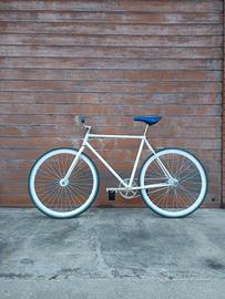 Bici a scatto fisso