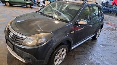 DACIA SANDERO 2010 SOLO PER RICAMBI