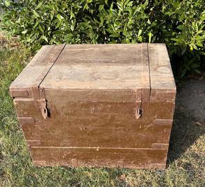 Baule in legno di abete da ristrutturare 