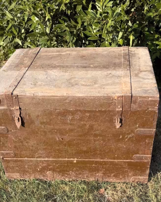 Baule in legno di abete da ristrutturare 