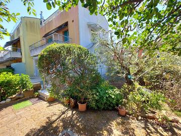 Villetta a schiera di 129 m² con 4 locali e box au