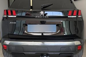 Peugeot 3008 del 2020 perfetta in tutto.