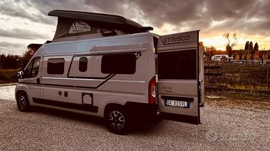 Etrusco x 600 con tetto pop up e gancio traino