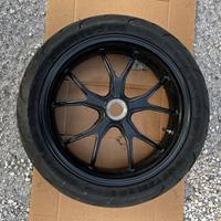 Cerchioni e gomme Ducati Hypermotard 796