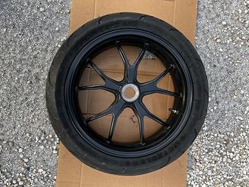 Cerchioni e gomme Ducati Hypermotard 796