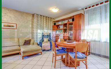 VILLA SINGOLA INTERAMENTE RISTRUTTURATA NEL 2004