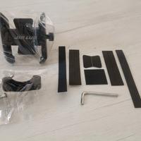 Porta cellulare per moto in metallo.