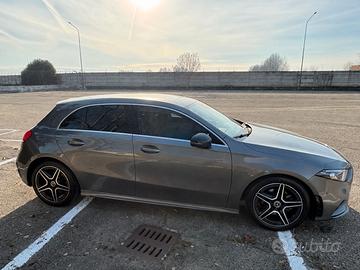 Mercedes Benz Classe A 180 D aut Premium Amg line