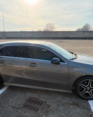 Mercedes Benz Classe A 180 D aut Premium Amg line