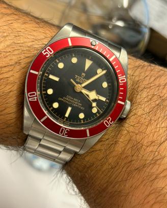 Tudor black bay 41 mm red dial