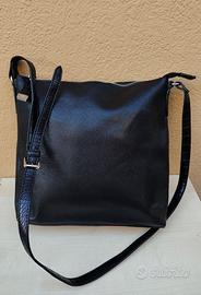 BORSA A TRACOLLA IN ECOPELLE NERA CARPISA