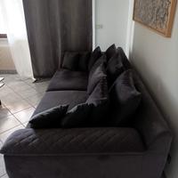 Divano Nuovo dalle Misure Importanti 